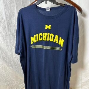 Vintage Michigan Wolverines T Shirt Mens Sz 2XL  athletics‎